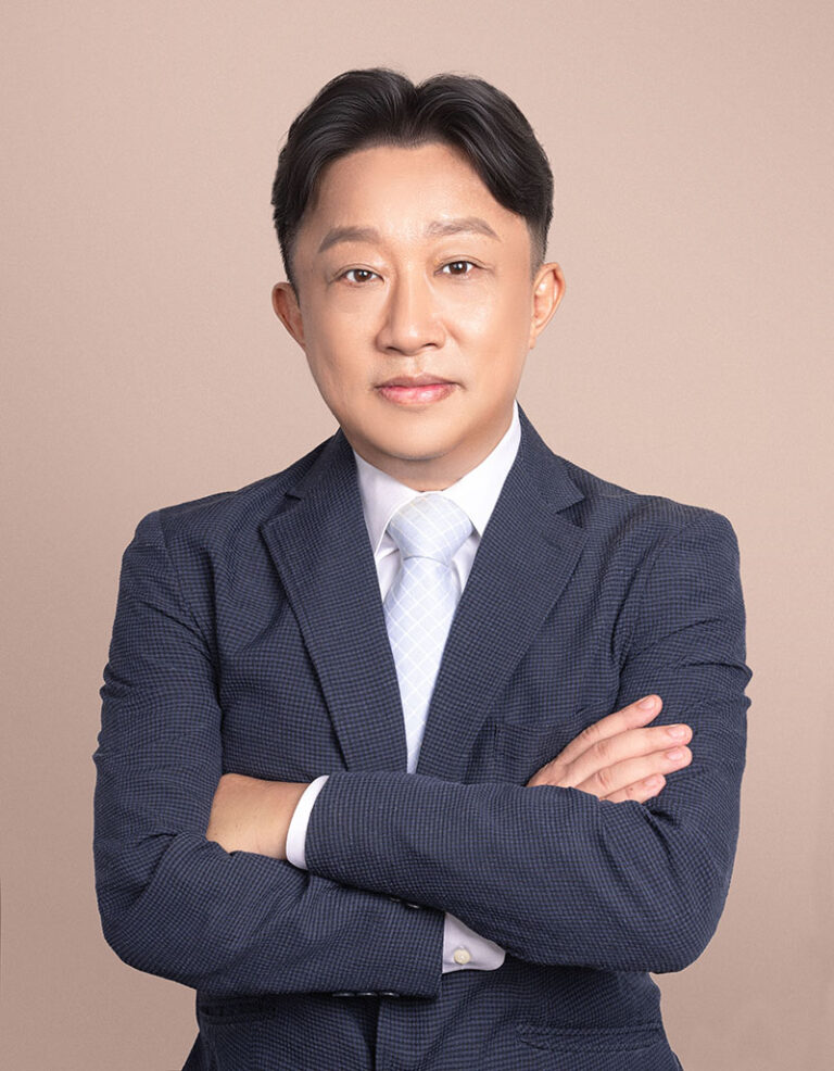 邱仁鈿2_履歷形象照2_大研創意